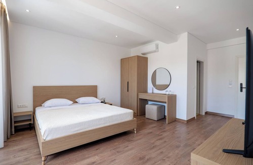 Sarande Hotel | Vila 2M