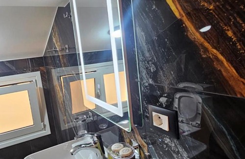 Mbrostar-Urë Hotel | Vila Astrit