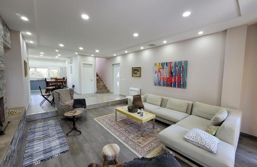 Ishem Villa | Vila Eva Lalz