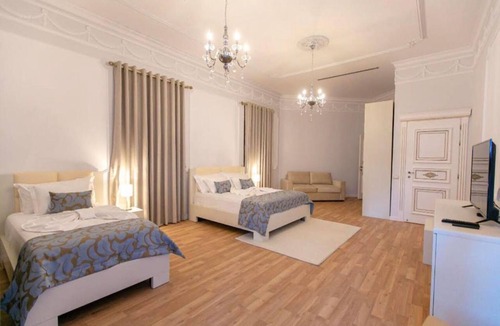 Blloku Hotel | Vila Ferdinand Modern Rooms In Tirana