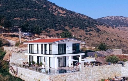 Himare Hotel | Vila Infinity-Luxury Rooms