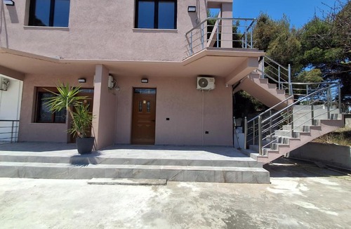 Vlore Ski Chalet | Vila Martini