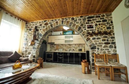 Diber Villa | Vila Muca