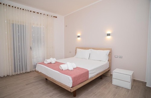 Tragjas Villa | Vila Pulo