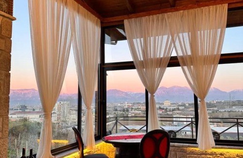 Rade House | Vila Shehi Guesthouse and Winery