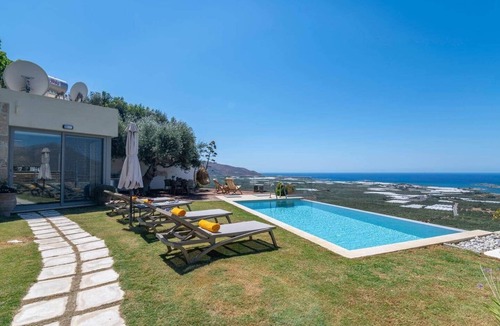 Limeniskos Villa | Villa Maritini in Falasarna, sea view, pool, quiet