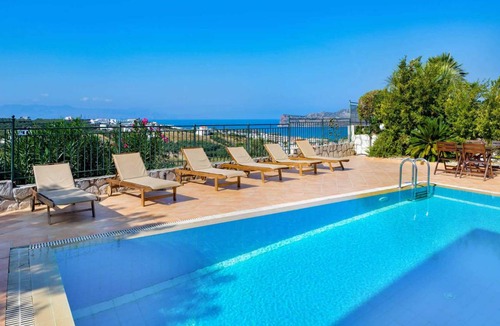 Kato Stalos Villa | Villa ∙ 3 bedrooms ∙ 6 guests