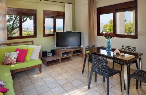 Kato Stalos Villa | Villa ∙ 3 bedrooms ∙ 6 guests