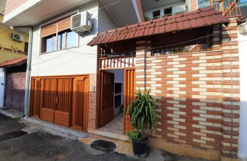 Tirana Bed & Breakfast | VILLA 53