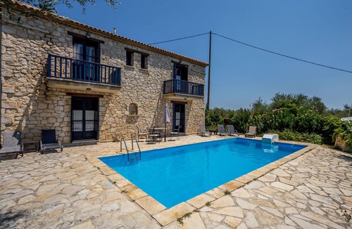 Agia Marina Villa | Villa Afroditi Aresti with private pool