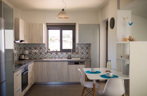 Adelianos Kampos Villa | Villa al Mare. Beachfront with private sunbeds and sunshades!