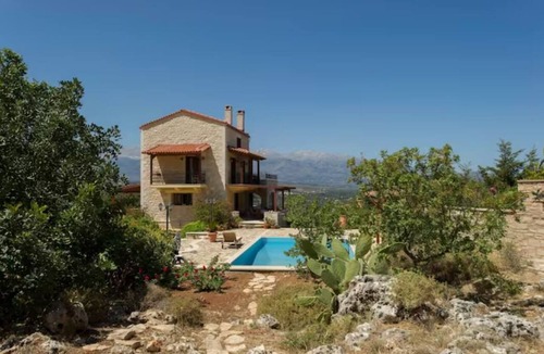 Plaka Villa | Villa Amfithea - BY APOKORONAS VILLAS