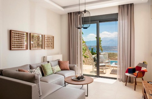 Sternes Villa | Villa Anemi