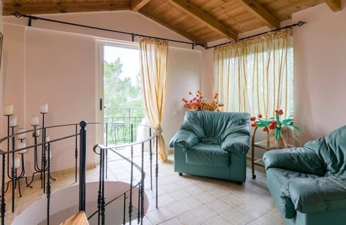 Skotino Villa | Villa Aphrodite- Communal Pool-WiFi-A/C