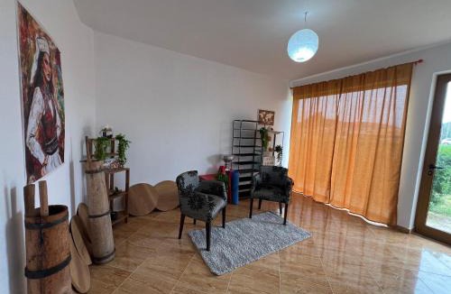Mbrostar-Urë Villa | Villa Apollonia Guest House