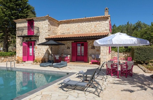 Agia Marina House | Villa Ariadne mit privatem Pool by Interhome