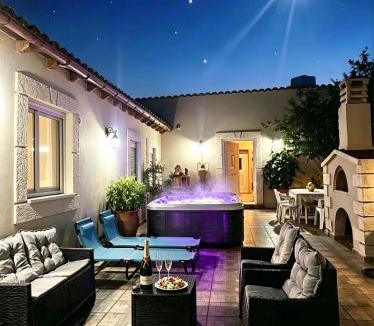 Gortyna Villa | Villa Asterousia with Private Night Spa, BBQ & Lounge