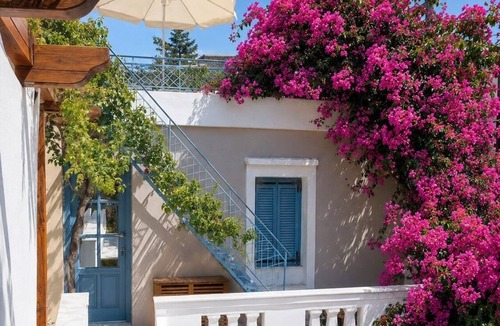 Loutra Villa | Villa Athena Kallergi – Historic Cretan Estate, Pool & Courtyard