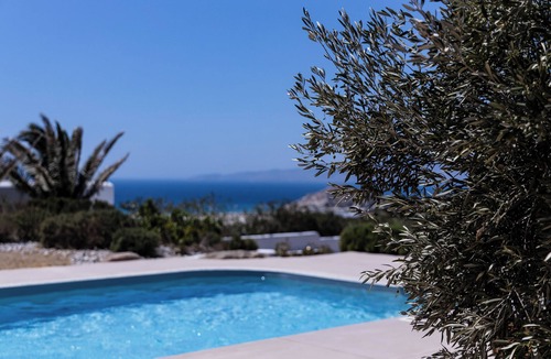 Mikri Vigla Villa | Villa Avillia - sunset views by Fiomavi