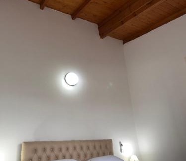 Vlore House | Villa Bailey