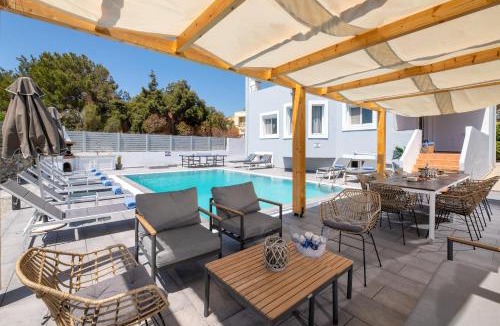 Kiotari Villa | Villa Bella with Private Pool and Hot Tub