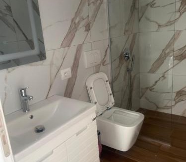 Lukove Apartment | Villa Besnik