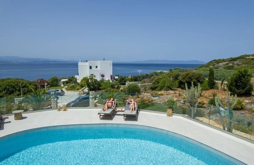 Stavros Villa | Villa Bluebell Vrbo OTA