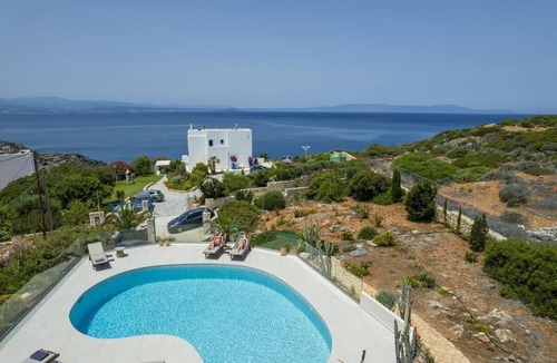 Stavros Villa | Villa Bluebell Vrbo OTA