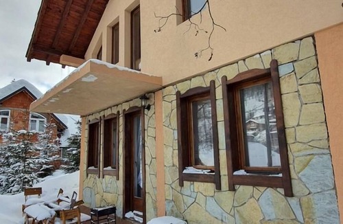 Pejë Villa | Villa Bora