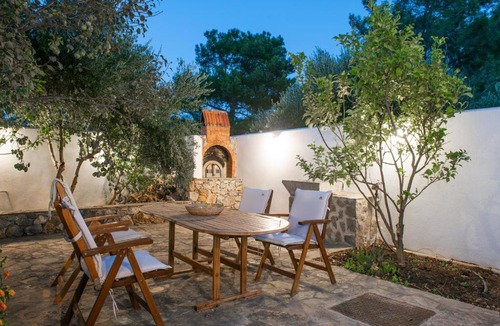 Flamouriana Villa | Villa Charoupi