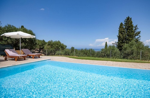 Petaleia Villa | Villa ChrisDina in Nymfes