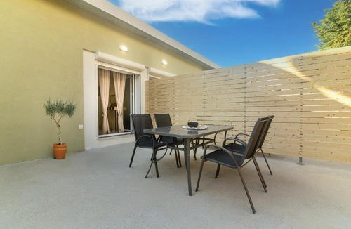 Oropos Apartment | Villa Costa Apartments