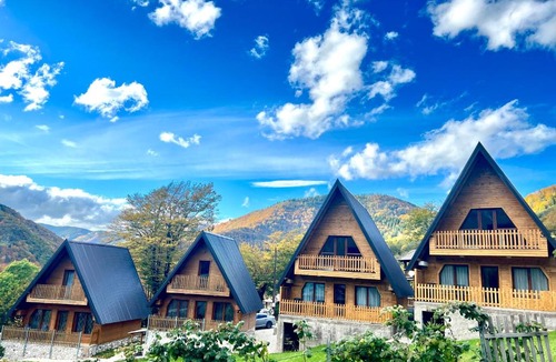 Pejë Villa | Villa Dardania