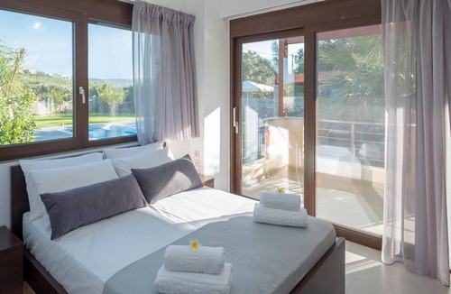 Malevizi Villa | Villa David with private pool