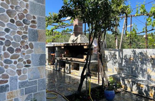 Mbrostar-Urë Villa | Villa Dhimo Peaceful Getaway 30min From Vlorë