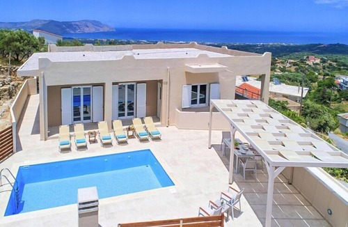 Kournas House | Villa di Giorgio Heated Pool
