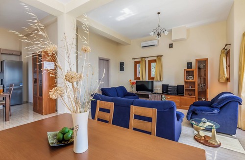 Glossa Villa | Villa DISI with private pool at the best prices.