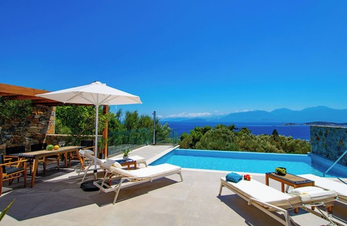 Agios Nikolaos Town Villa | Villa Driros | 4 Βedroom Complex Villas