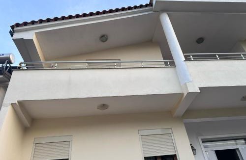 Elbasan Villa | Villa e Verdhe - Peaceful Family Retreat with Balcony