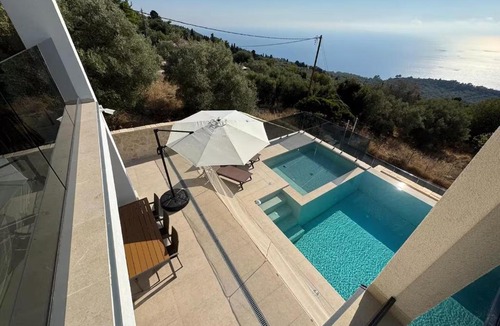 Nea Smirni Villa | villa efraim