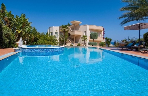 Kato Stalos Villa | Villa Elina Luxury Residence