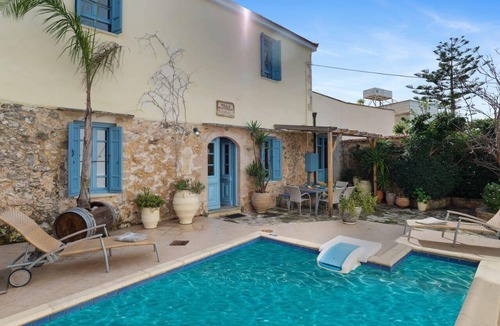 Plaka Villa | Villa Epavlis - Three Bedroom Villa, Sleeps 6