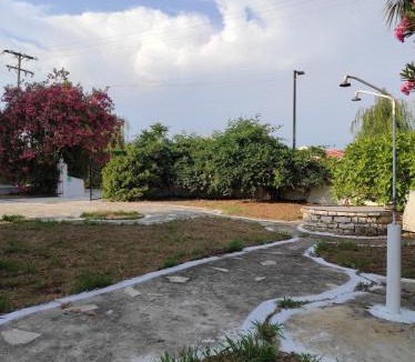 Acharavi House | Villa Estrellita