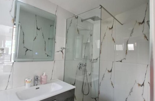Ksamil Apartment | Villa Gezimi