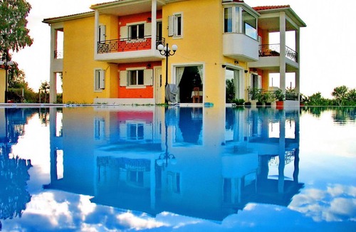 Pyrgos Villa | Villa Giannopoulos