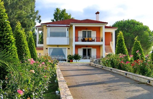 Pyrgos Villa | Villa Giannopoulos