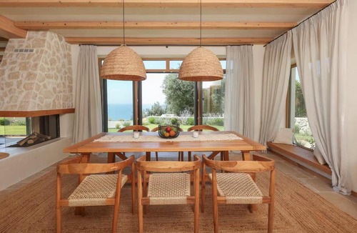 Agios Gordios Villa | Villa Gus