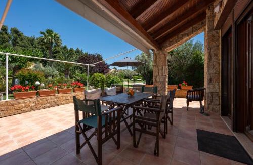 Sane Villa | Villa Haris with shared pool