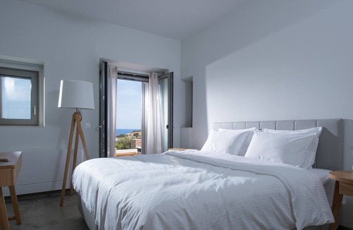 Agios Nikolaos Town Villa | Villa Hermione. Life in crete