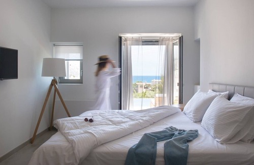 Agios Nikolaos Town Villa | Villa Hermione. Life in crete